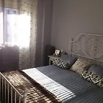 Cozy Apartment & Free Parking